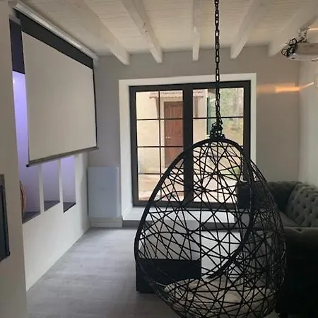 Spacious Townhouse Two Bedrooms Near By The Lifts Ferienhaus