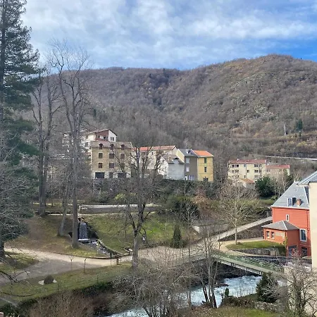 Ferienhaus Spacious Townhouse Two Bedrooms Near By The Lifts